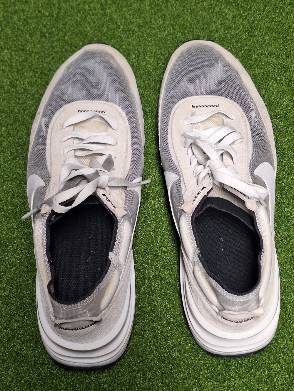 Nike Men’s Grey/White Low-Top Running Shoes - Picture 6 of 8